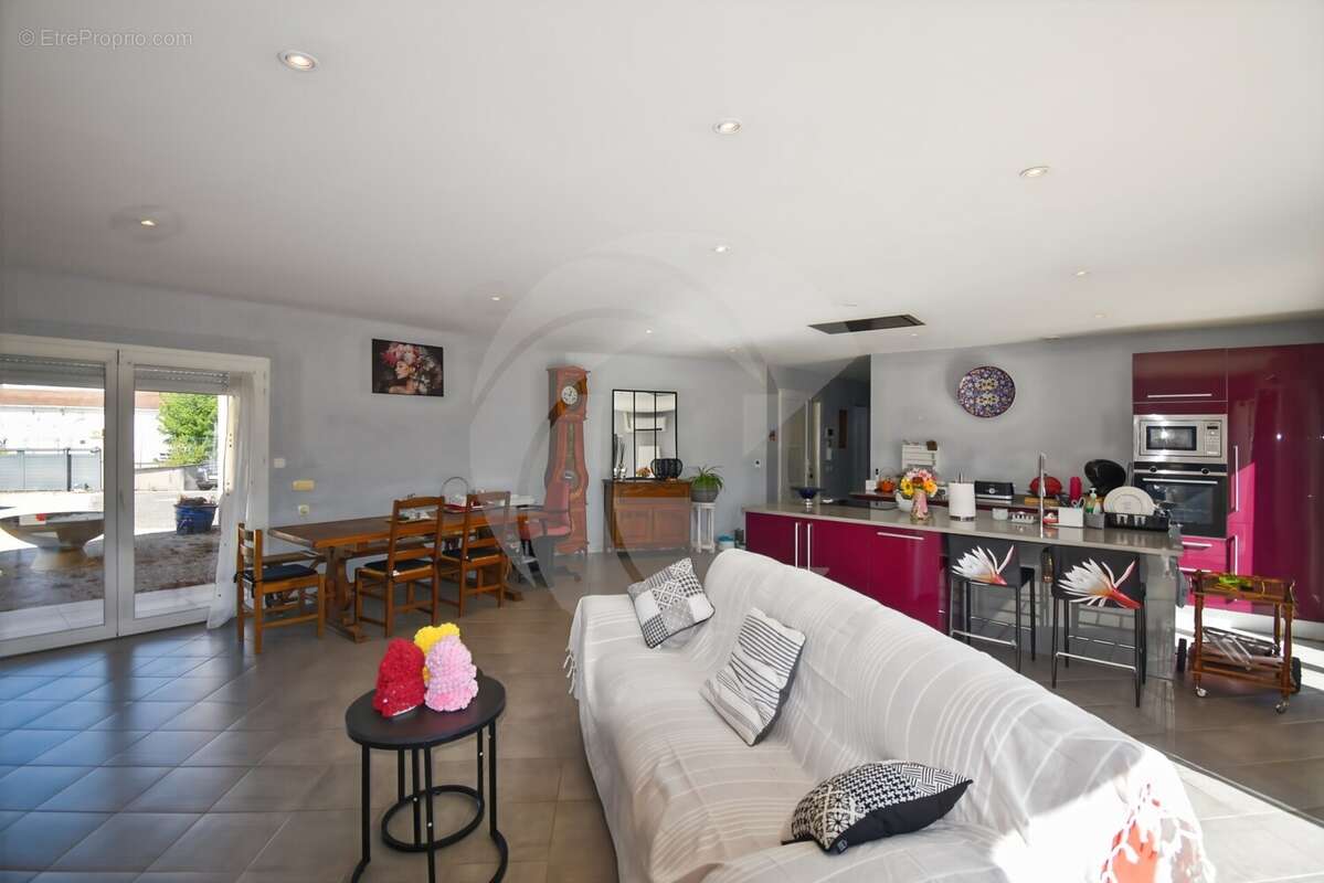 Maison 142 m² à Caussade  - photo 6