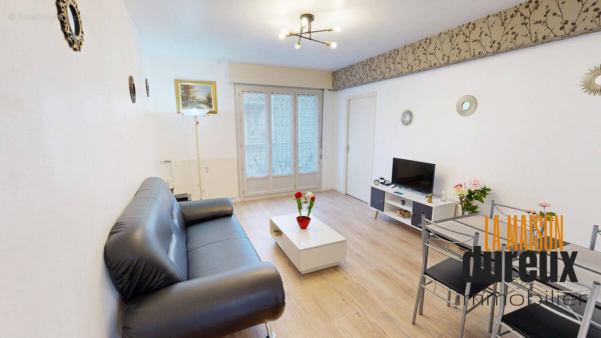 Appartement à GRAY