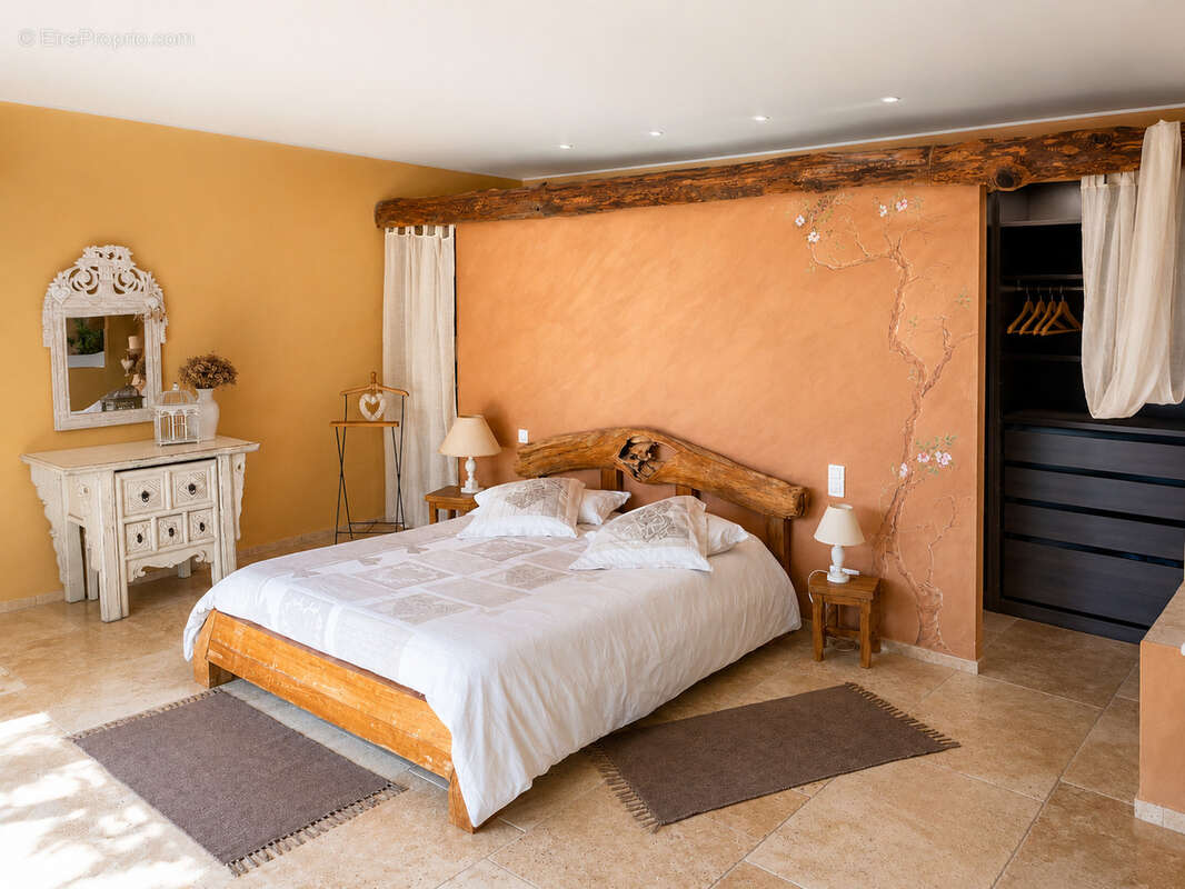 Maison à LE CASTELLET