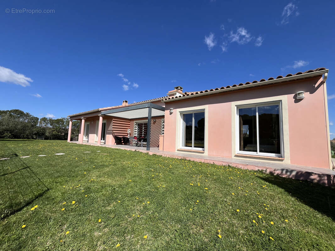 Maison à GINESTAS