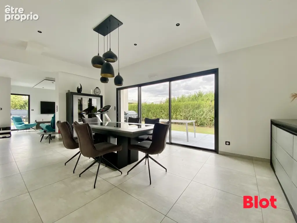Maison 6 pièces 162 m² à vendre à Saint-Meen-Le-Grand (35290) - photo 2