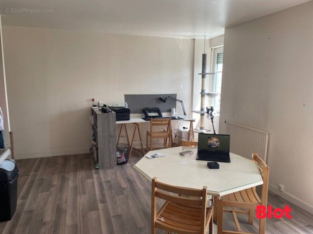 Appartement à FOUGERES