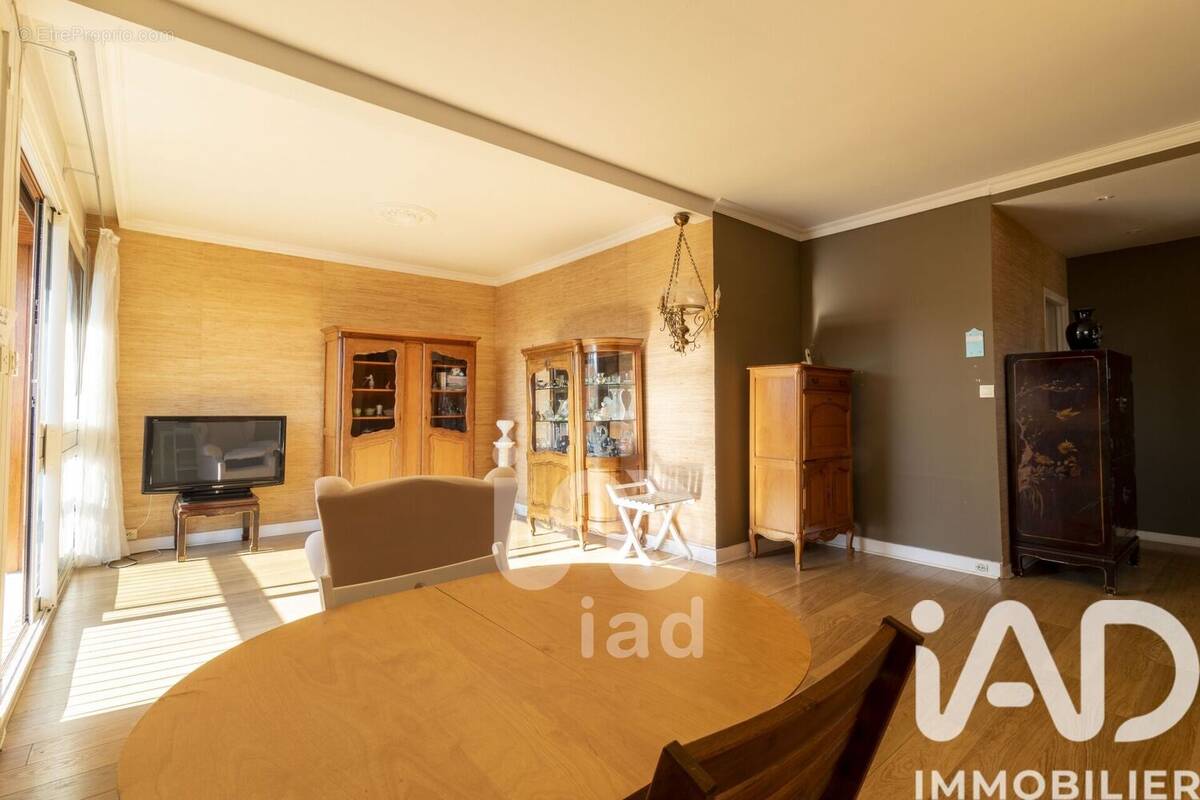 Photo 1 - Appartement à LA CELLE-SAINT-CLOUD