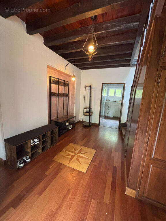 Maison à SASSIERGES-SAINT-GERMAIN