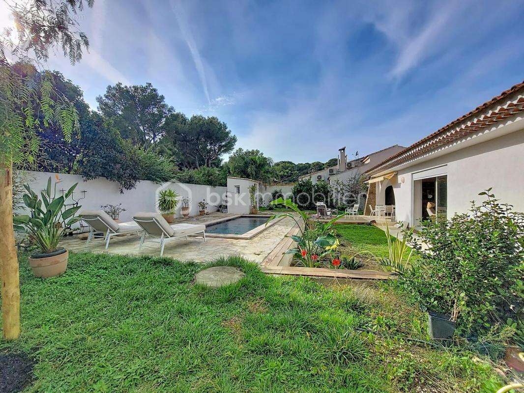 Maison à SIX-FOURS-LES-PLAGES