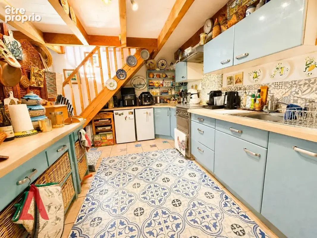 Charmante maison en pierre avec plusieurs chambres, jardin luxuriant et plusieurs terrasses - photo 4
