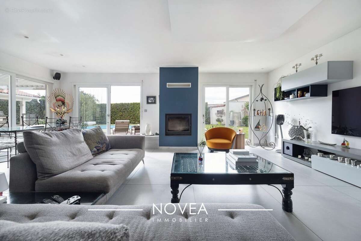 Maison à CAILLOUX-SUR-FONTAINES