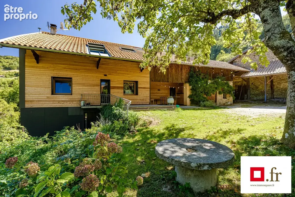 Maison à LE CHAMP-PRES-FROGES