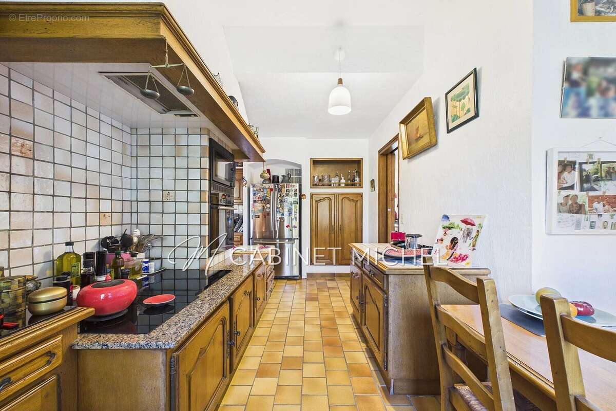 Maison à ROQUEFORT-LES-PINS