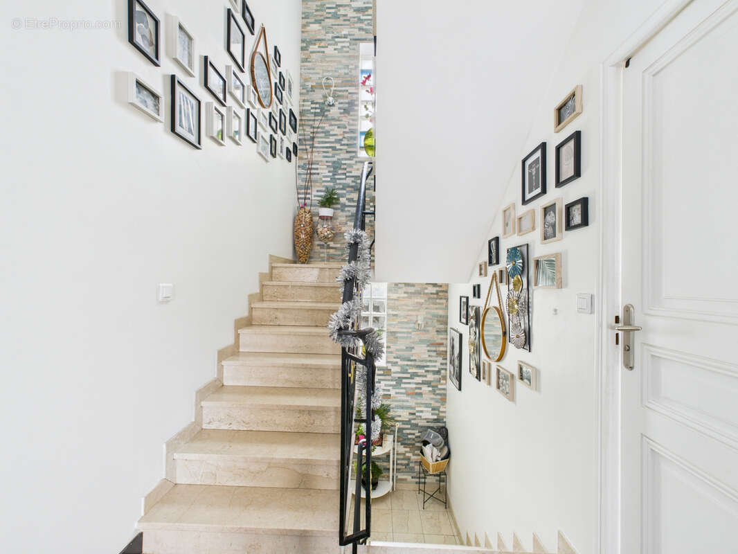 Maison à SARTROUVILLE