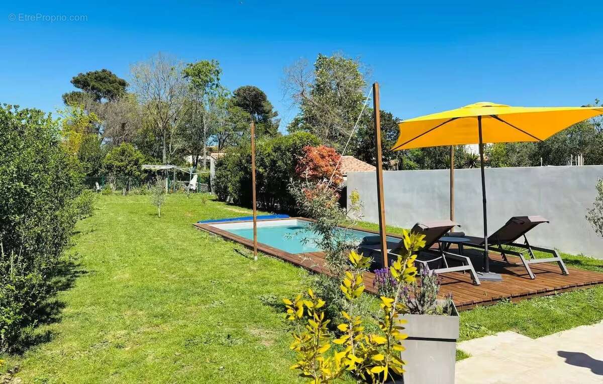 Élégante maison de ville avec piscine et jardin à deux pas de la cité de Carcassonne. - photo 2