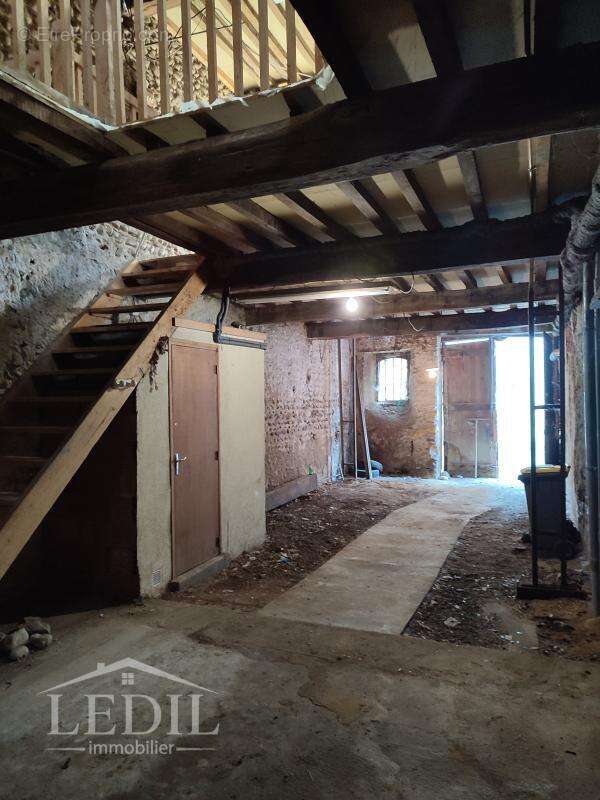 Maison de ville à fort potentiel - photo 3
