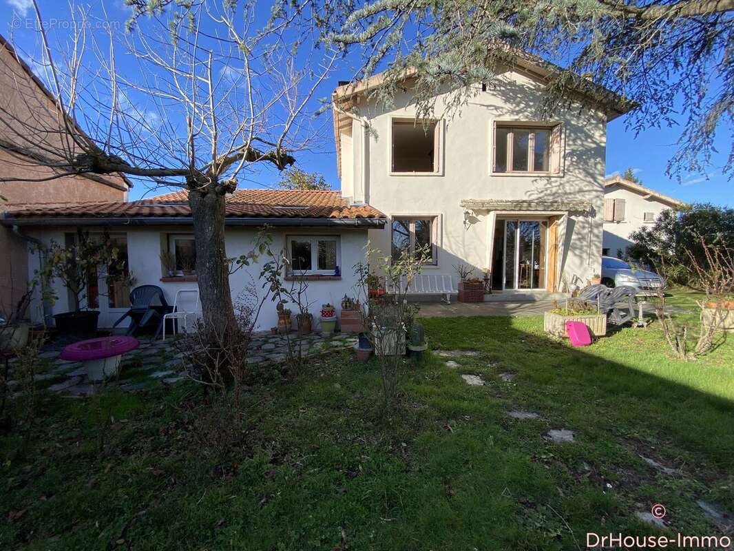 Maison à LA TOUR-DU-CRIEU