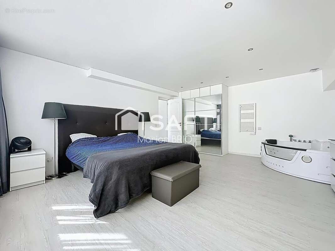 Photo 3 - Appartement à HOUILLES