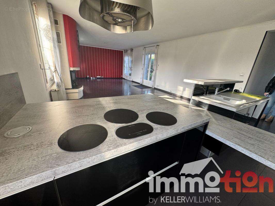 Maison à SAINT-QUENTIN-LA-MOTTE-CROIX-AU-BAILLY