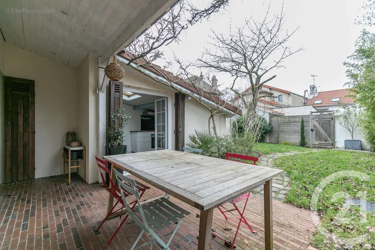 Maison à SAINT-MAUR-DES-FOSSES