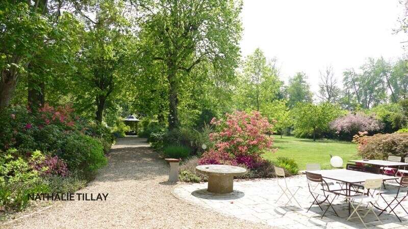 Maison à SAINT-PRYVE-SAINT-MESMIN