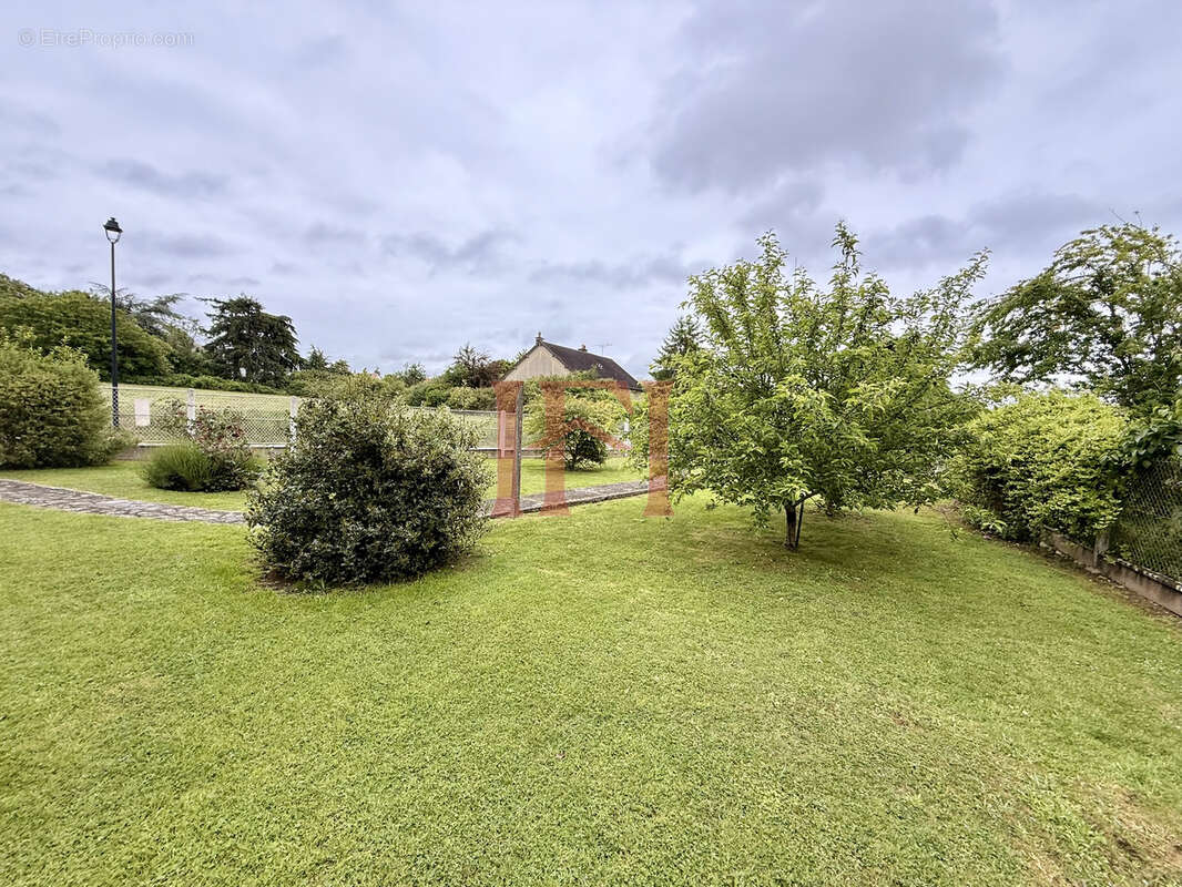 Maison à CLOYES-SUR-LE-LOIR