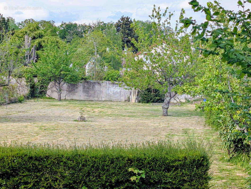 Maison à LA QUEUE-LES-YVELINES