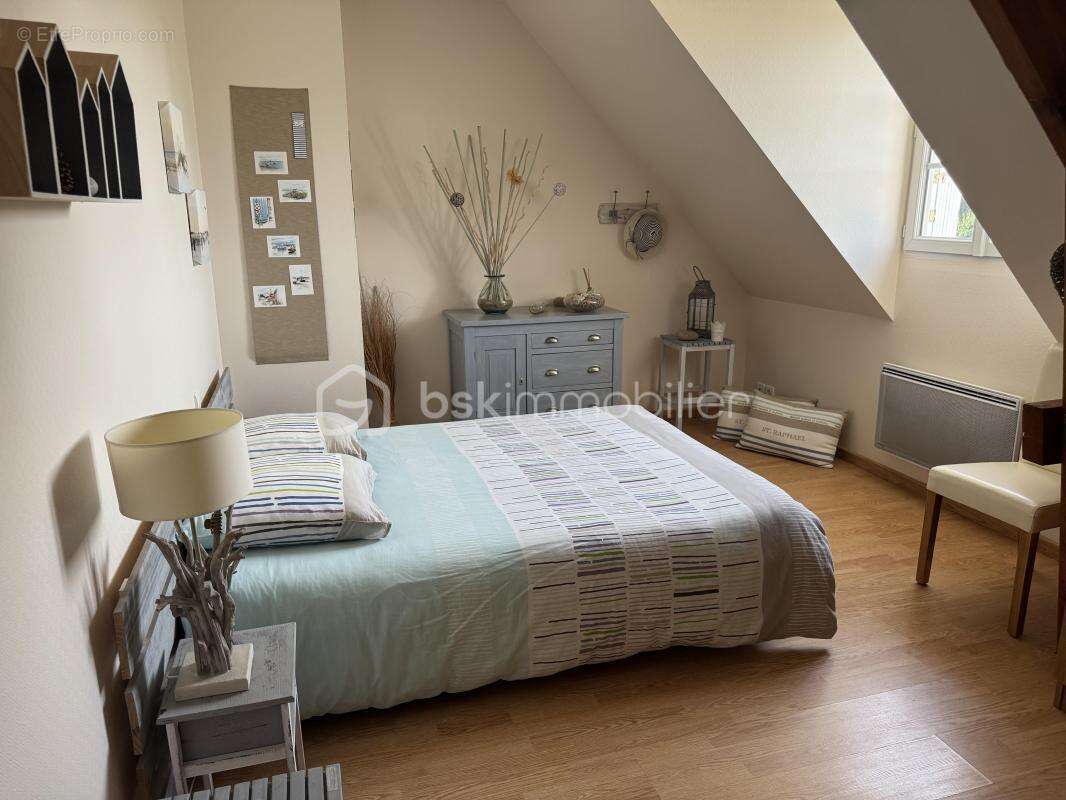 Maison à SAINT-ANTOINE-DU-ROCHER