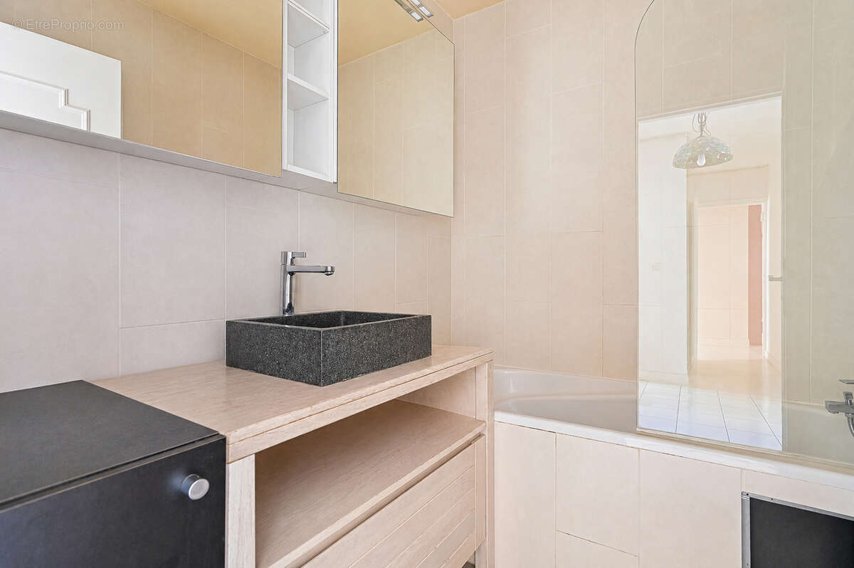 Appartement à PARIS-19E