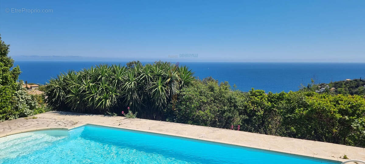 Maison à LES ISSAMBRES