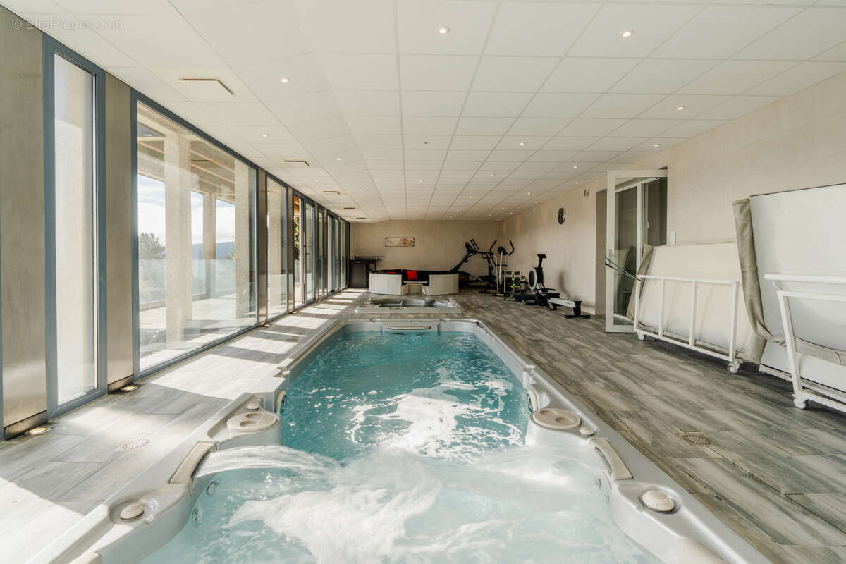 Maison à LES ANGLES