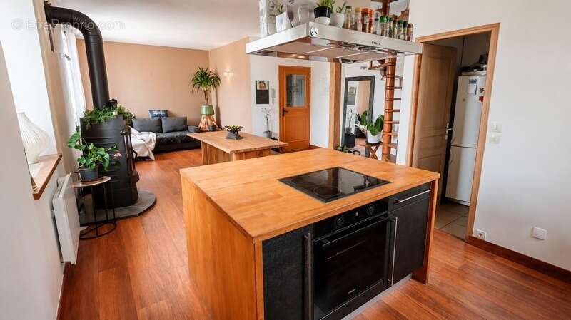 T3 Duplex lumineux avec espace bureau – Faibles charges – Centre-ville - photo 3