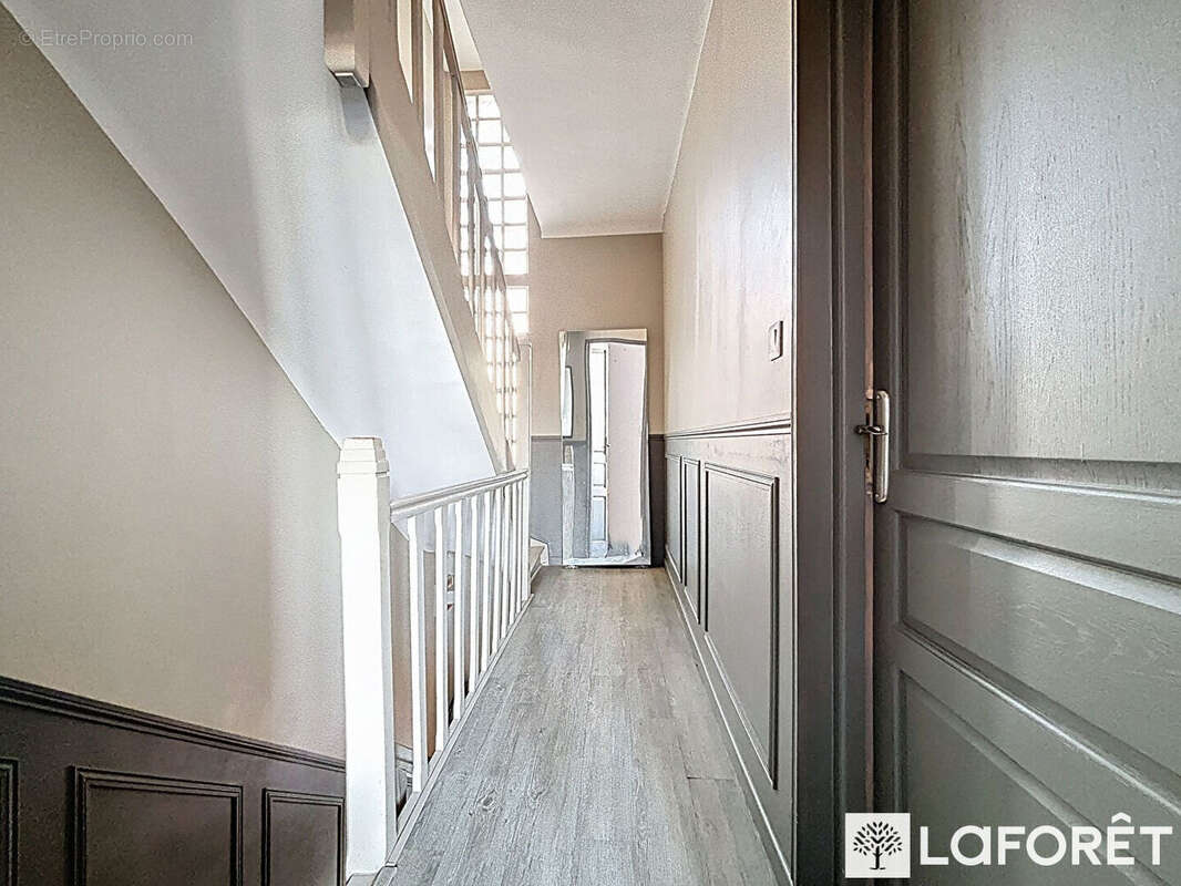 Maison à LA CHAPELLE-D'ARMENTIERES