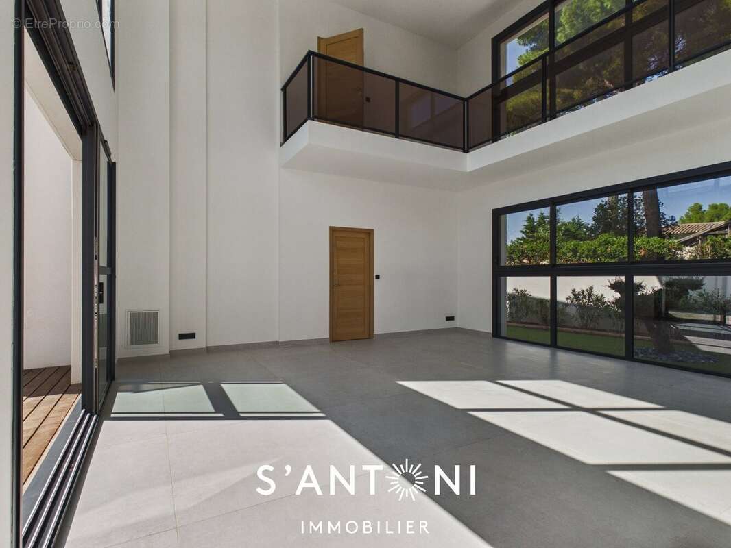 Villa de prestige - Frais de notaire réduits - Secteur privilégié - photo 12