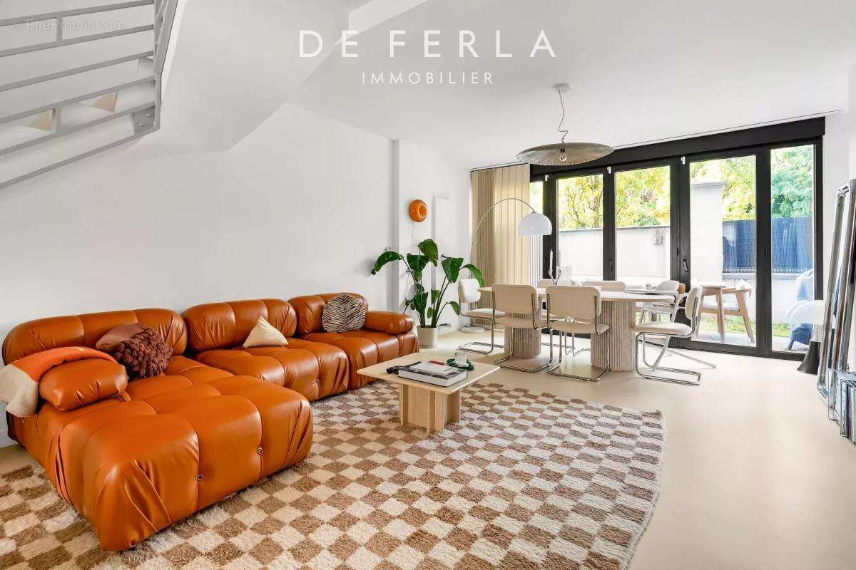 Maison à SAINT-MAUR-DES-FOSSES