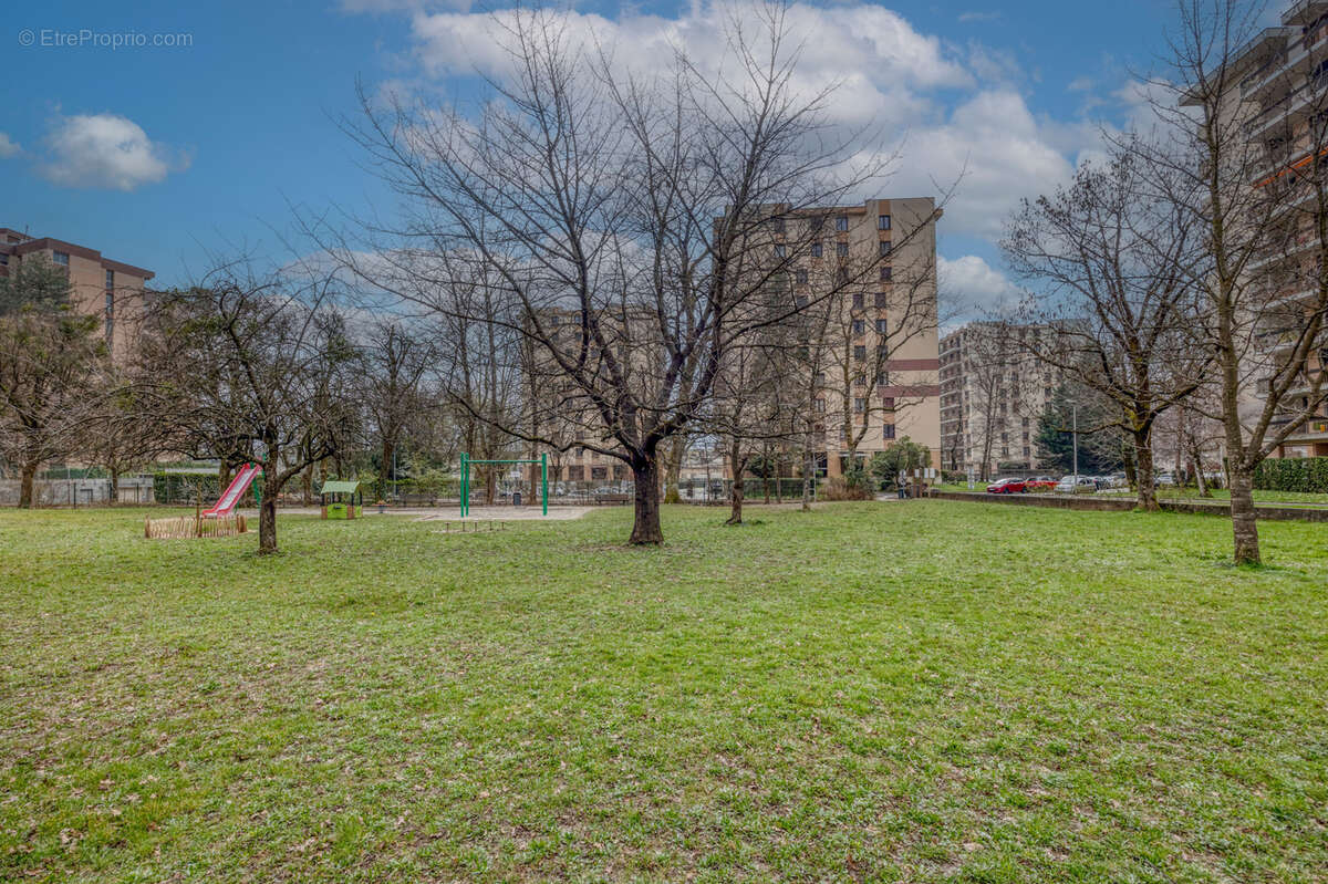Appartement à MEYLAN