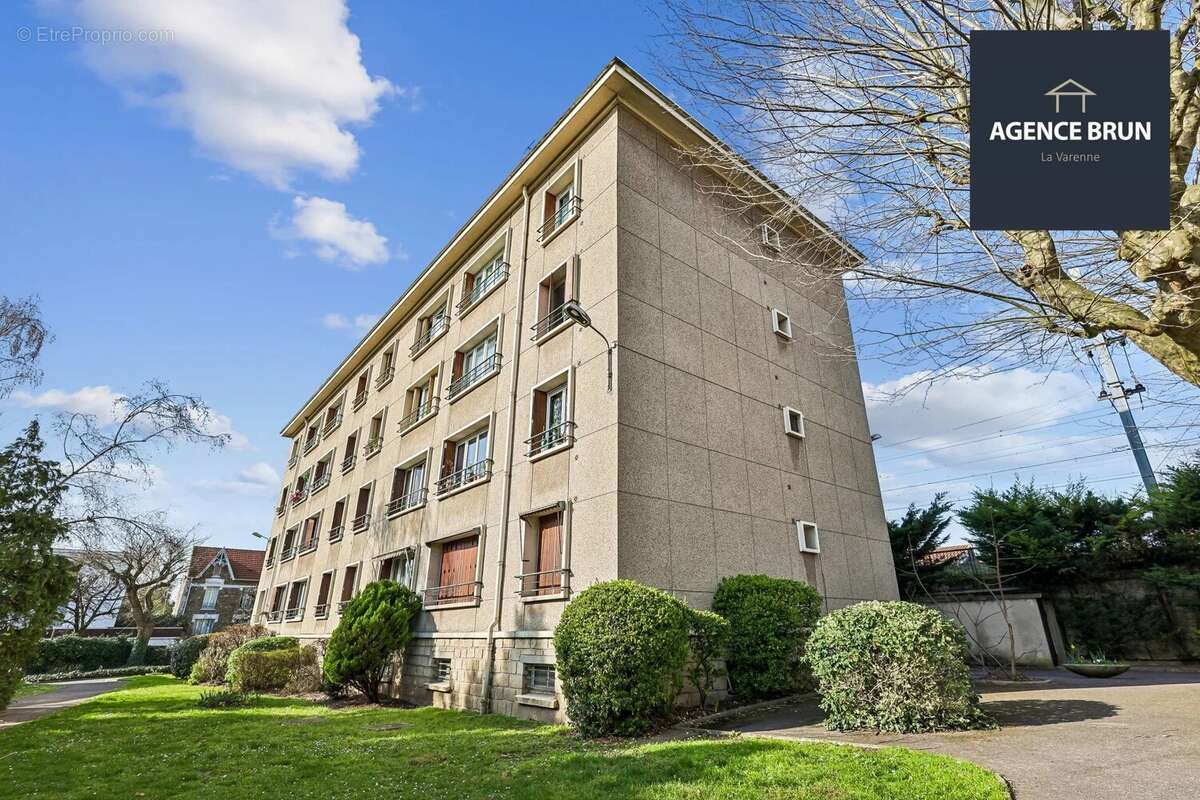 Appartement à SAINT-MAUR-DES-FOSSES