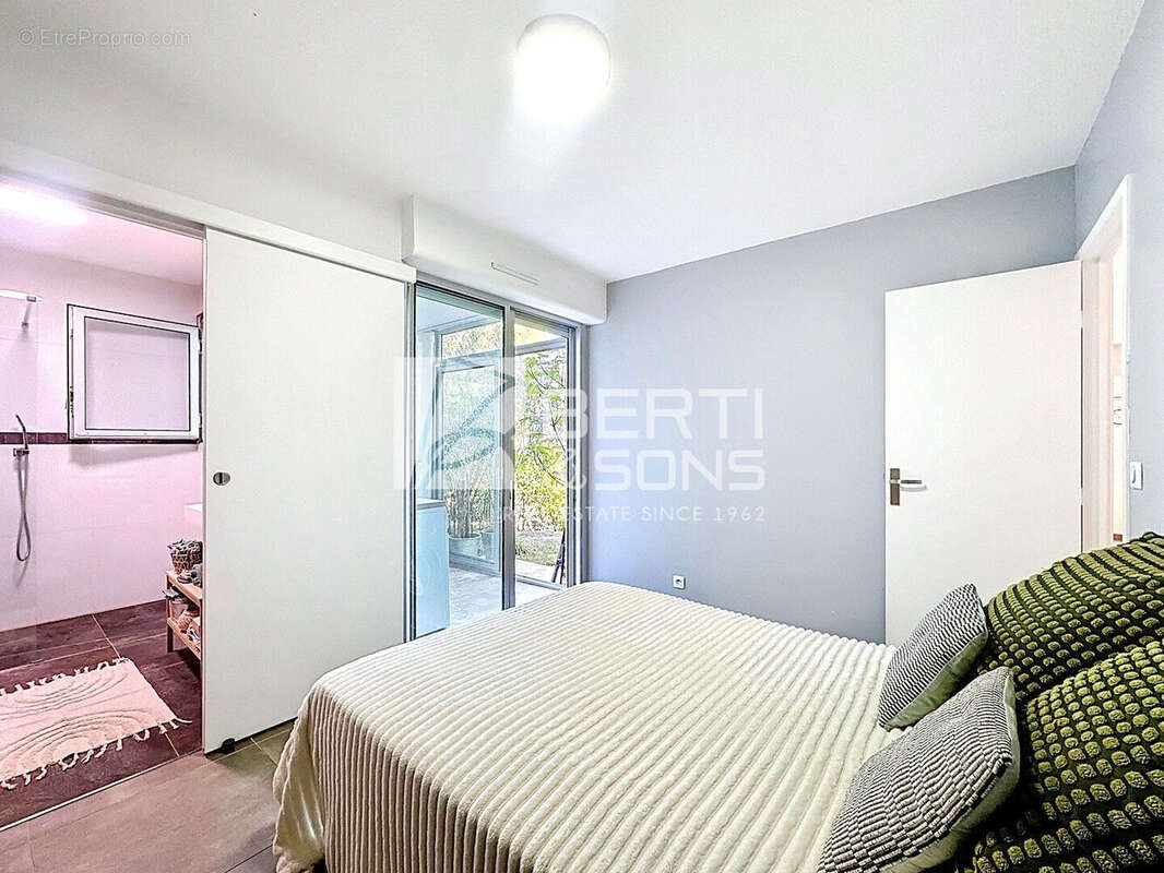 Exclusivite  - appartement 2 pieces renove - terrasse - jardin 100m² - parking - cave - photo 10