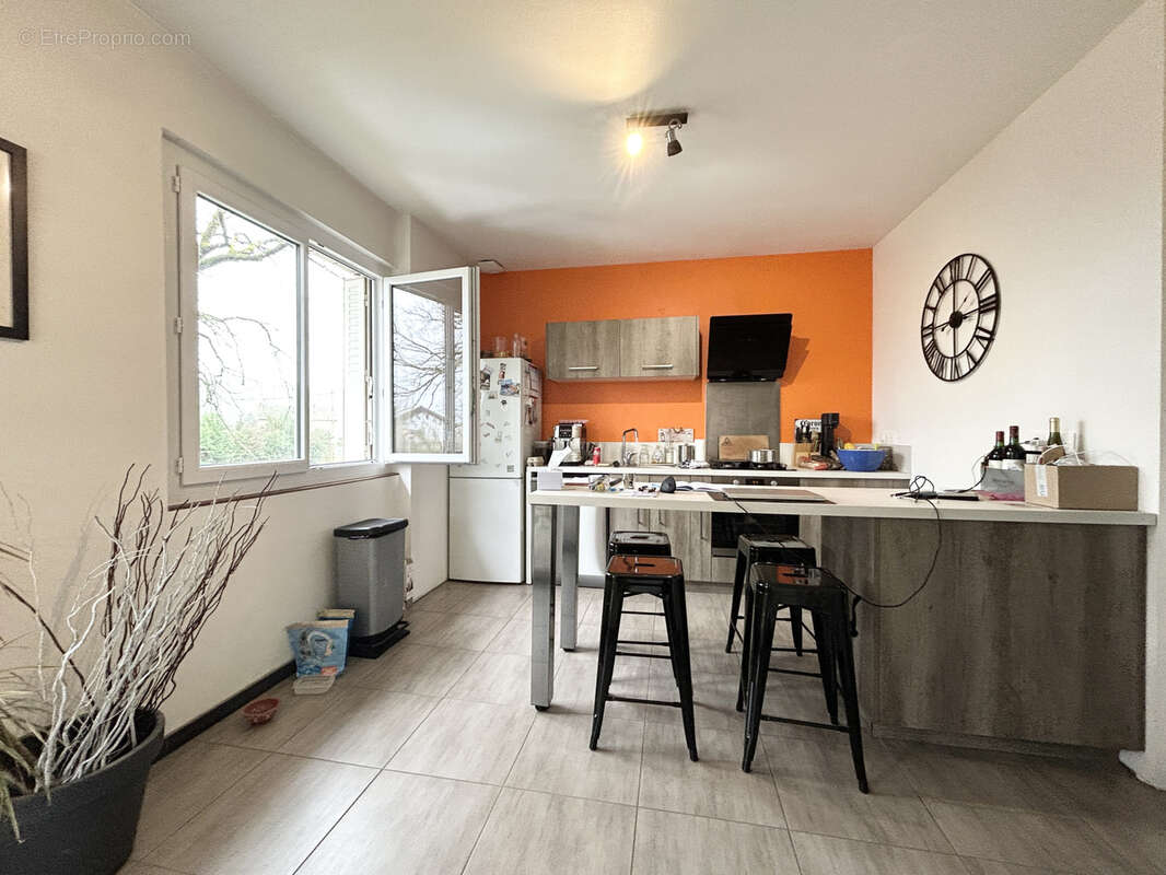 Maison à SAINT-PANTALEON-DE-LARCHE