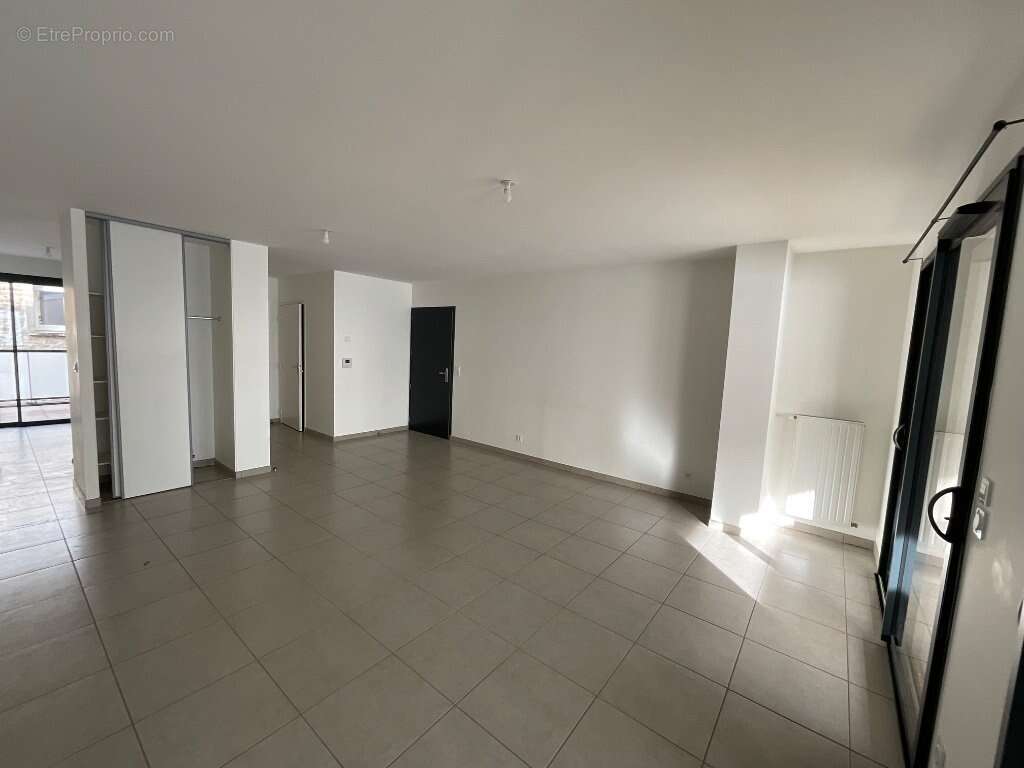 Appartement à SAINT-JUST-SAINT-RAMBERT