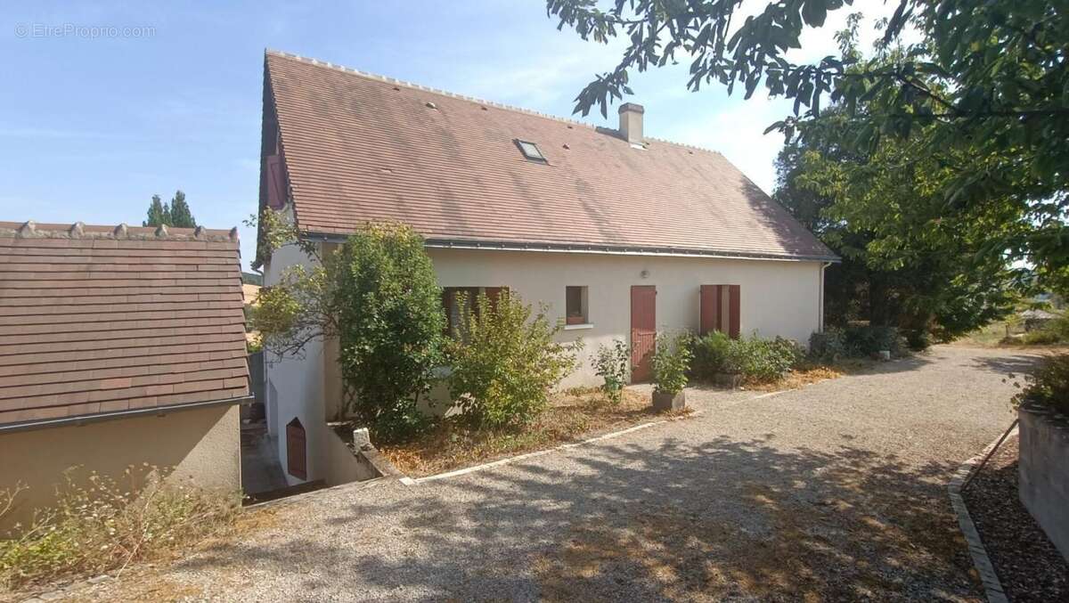 Maison de caractère avec magnifique vue sur la vallée de la Creuse - photo 13