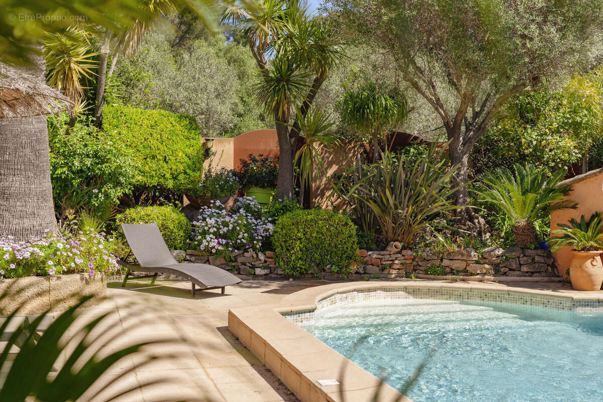 Maison à CARQUEIRANNE