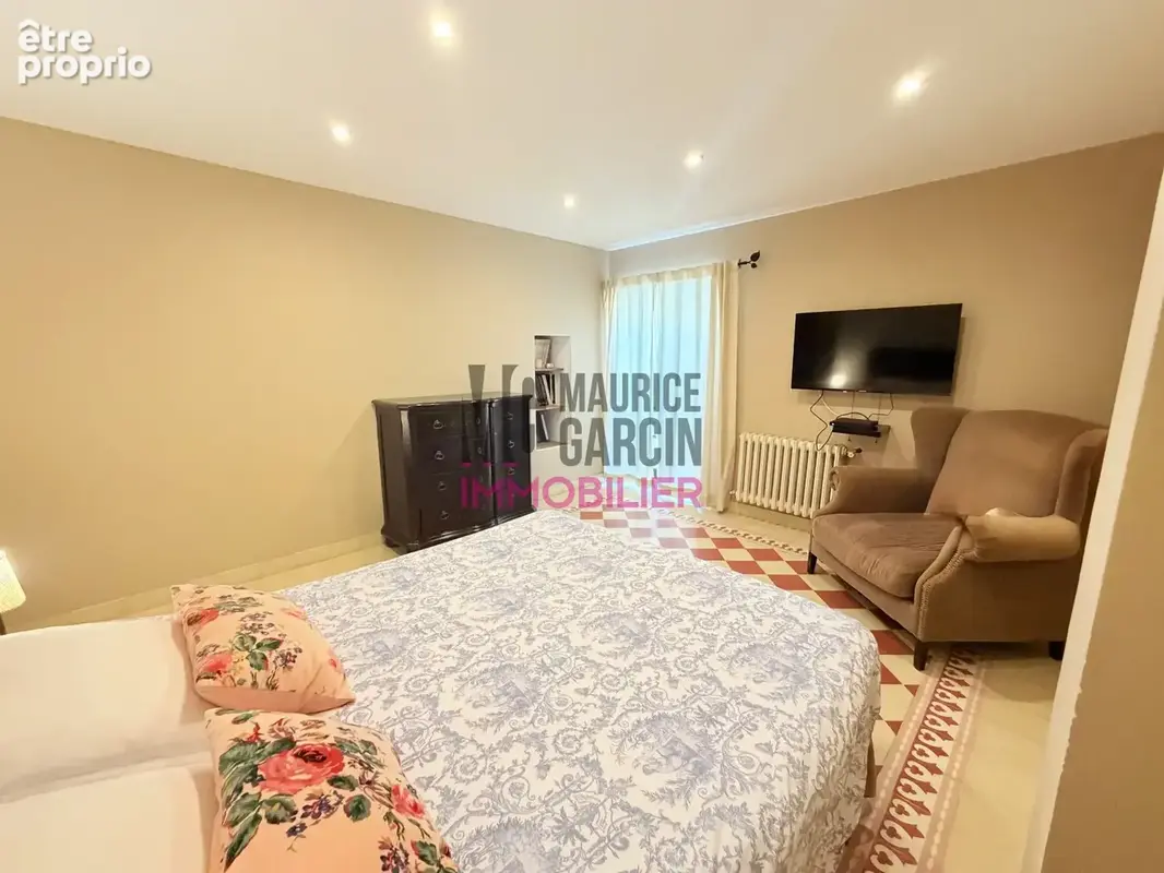 Maison 7 pièces 178 m² à vendre à Cabannes (13440) - photo 9