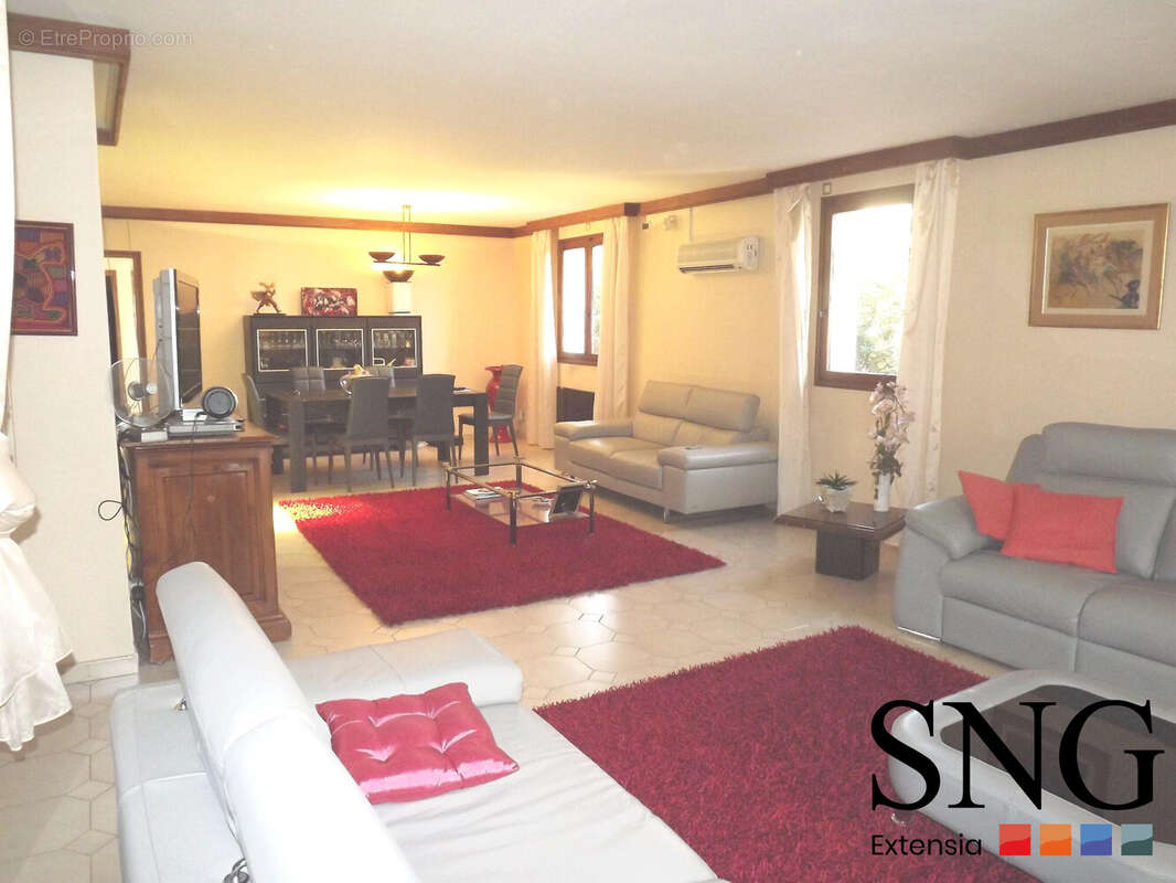 Maison 300 m² à Martigues  - photo 7