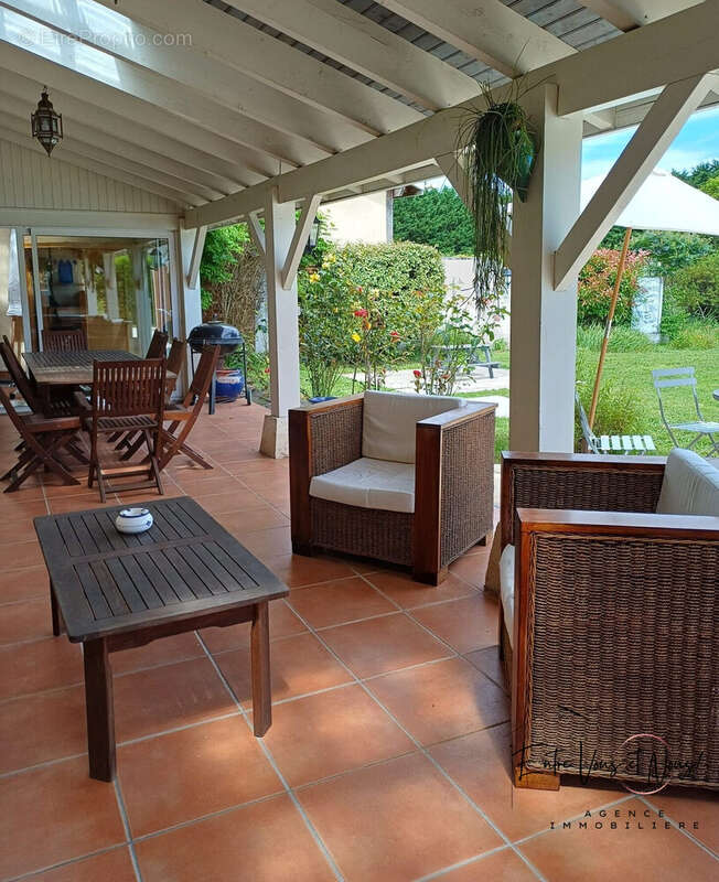 TERRASSE AVEC VUE PISCINE - Maison à BAZAS