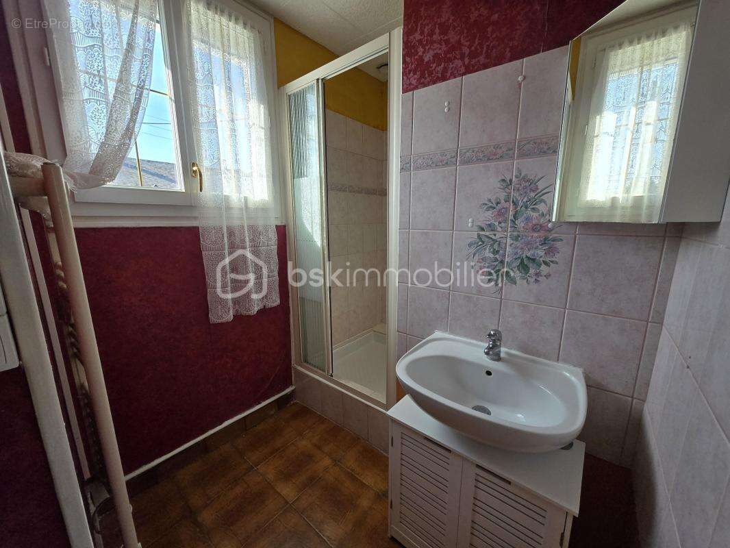 Maison à VARENNES-VAUZELLES