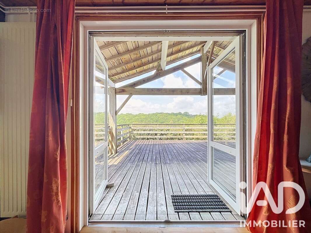 Maison 240 m² à Cours  - photo 2