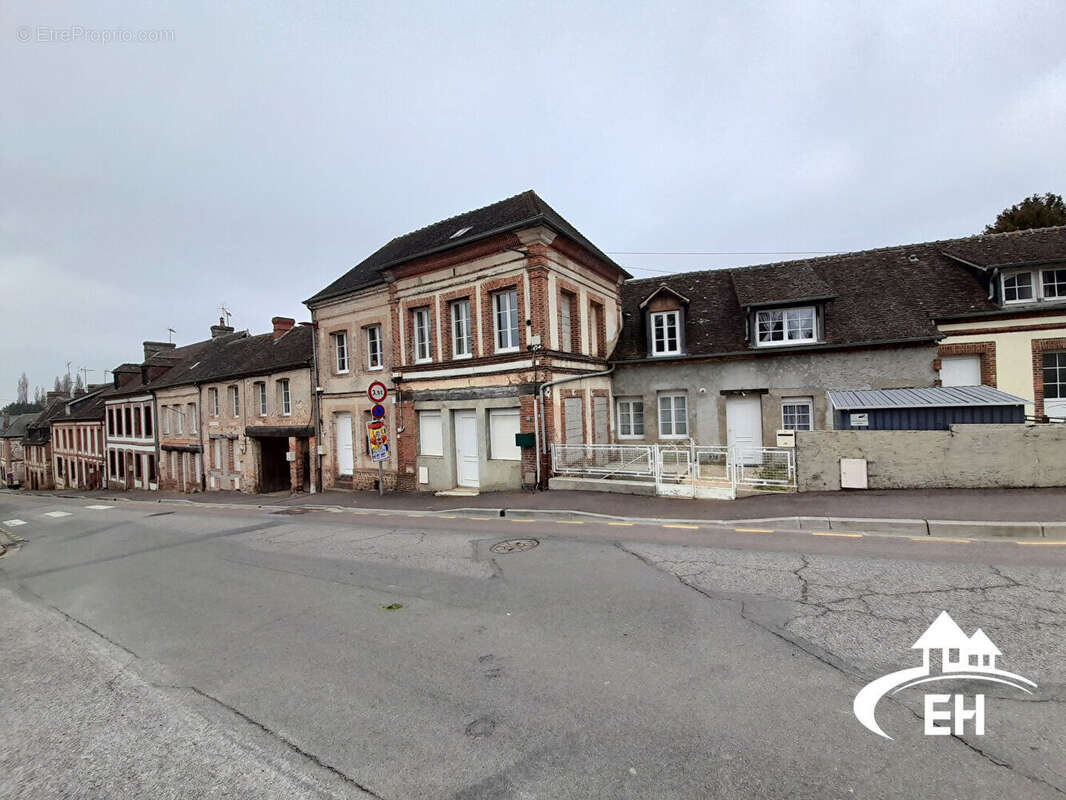 Appartement à RUGLES