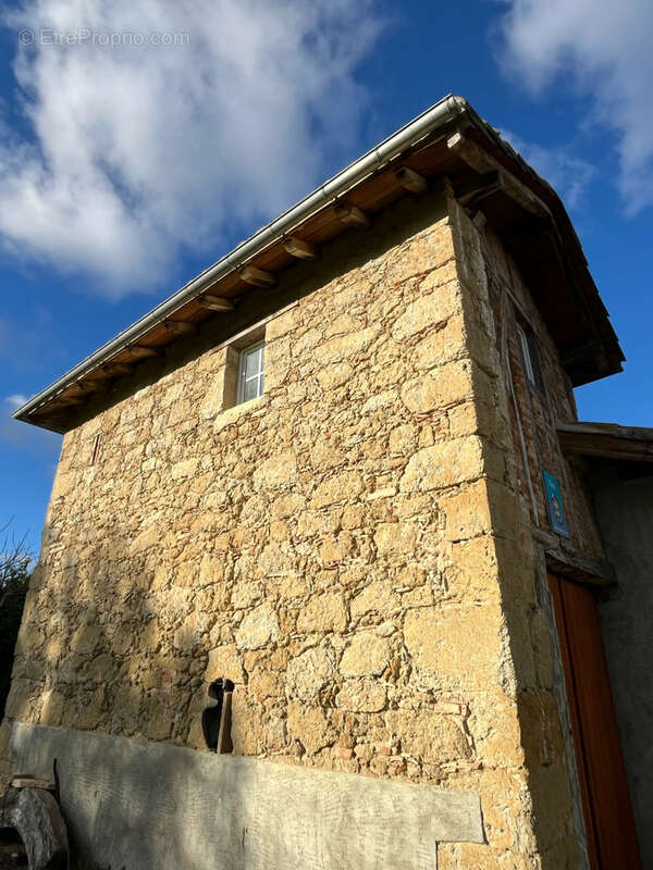Maison à MONBRUN