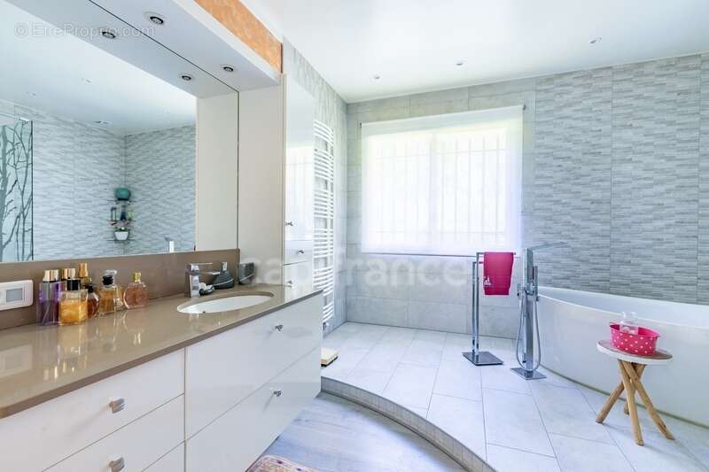 Maison à CHEZY-SUR-MARNE