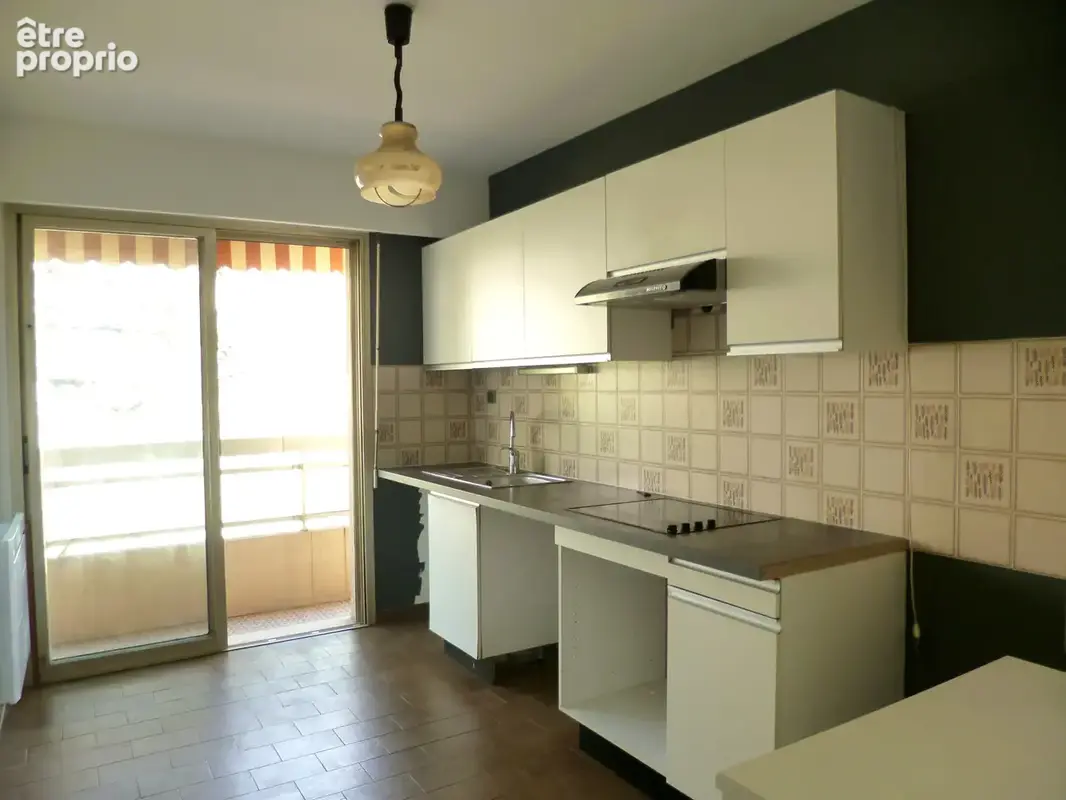 NICE OUEST Corniche Fleurie : Confortable 2 pièces 55m2 au Calme Parking et Cave - photo 9