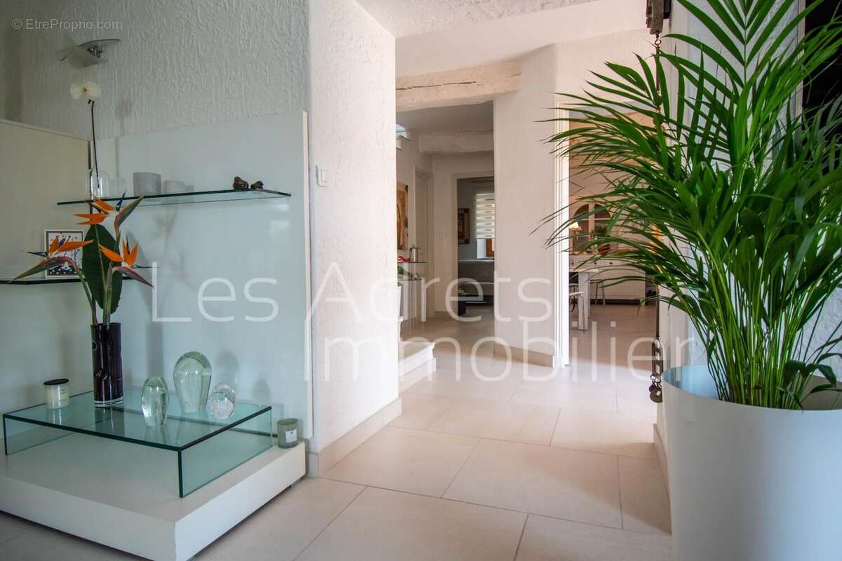 Maison à LES ADRETS-DE-L&#039;ESTEREL