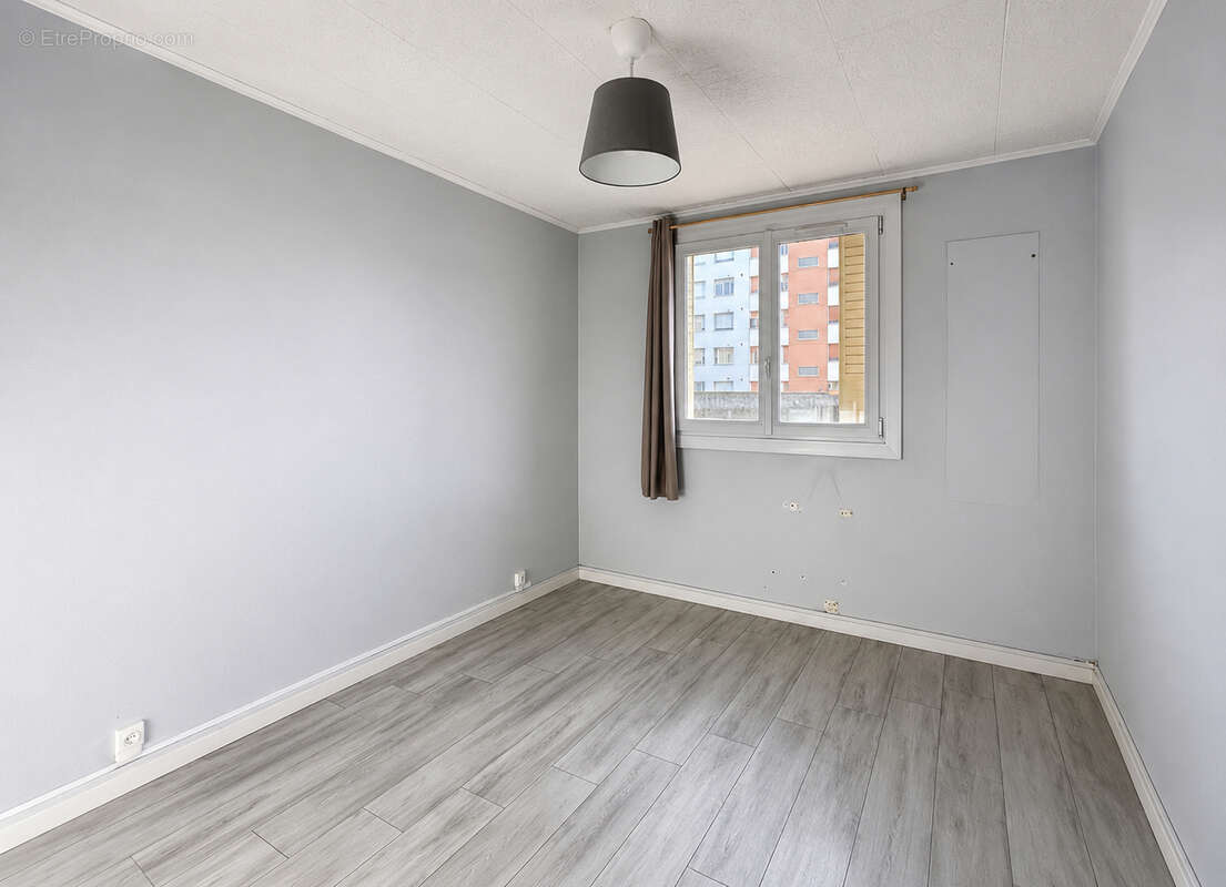 Appartement T3 de 50 m² à Roanne avec isolation extérieure financée - photo 4