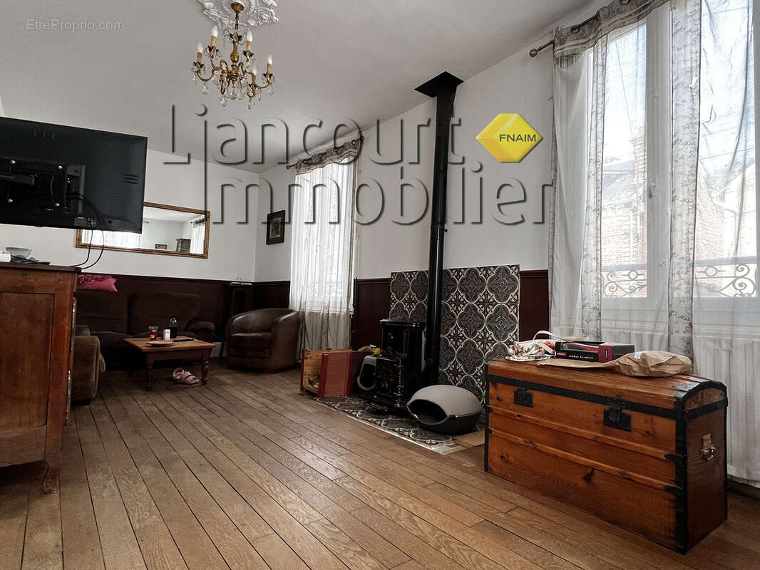 Maison à LIANCOURT